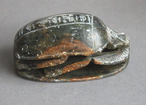 Großer skarabäus aus stein - aus,
