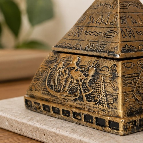 Hieroglyphen pyramide antik - hieroglyphen-pyramide,