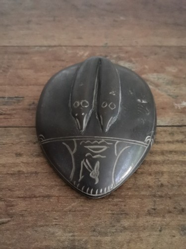 Skarabäus mit hieroglyphen - skarabäus,